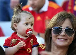 C7娱乐-包含沸腾现场，球迷热情高涨，欢呼声不绝于耳的词条