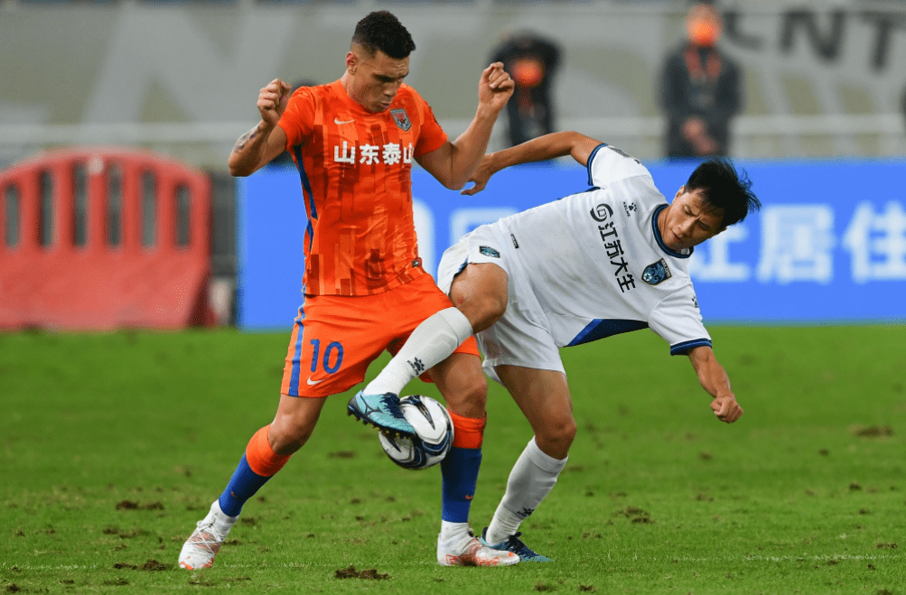 C7娱乐app-江苏队后防漏洞频现，防线不稳招致连败的简单介绍