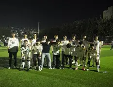 顶尖球队在比拼中展现出非凡实力的例子